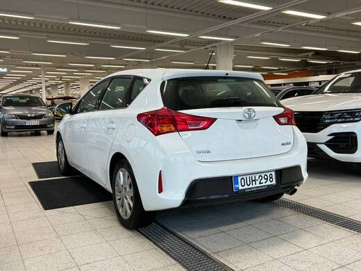 Toyota Auris vaihtoauto