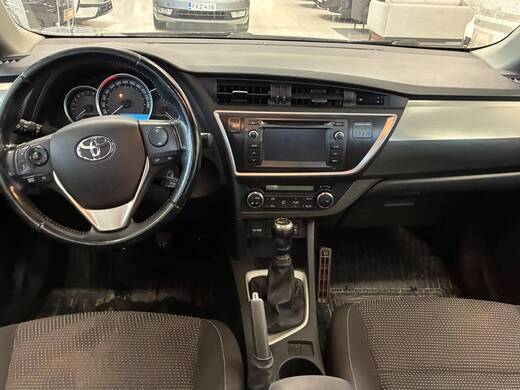 Toyota Auris vaihtoauto