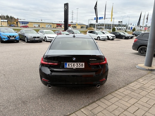 BMW 330 vaihtoauto
