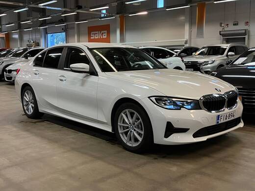BMW 330 vaihtoauto