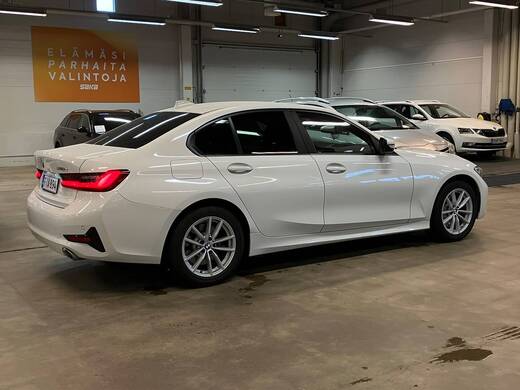 BMW 330 vaihtoauto