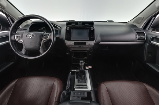 Toyota Land Cruiser vaihtoauto