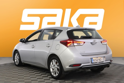 Toyota Auris vaihtoauto