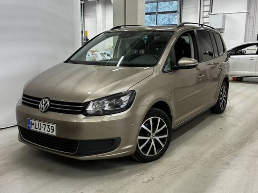 Volkswagen Touran vaihtoauto