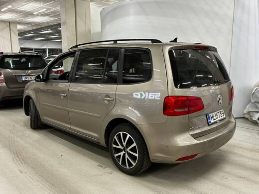 Volkswagen Touran vaihtoauto