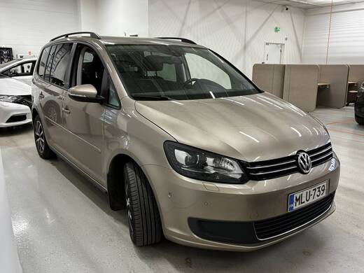 Volkswagen Touran vaihtoauto