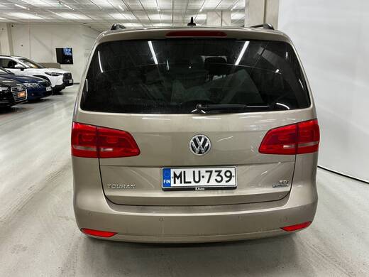 Volkswagen Touran vaihtoauto