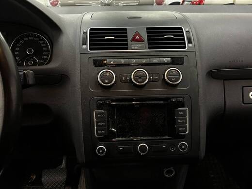 Volkswagen Touran vaihtoauto