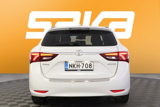 Toyota Avensis vaihtoauto