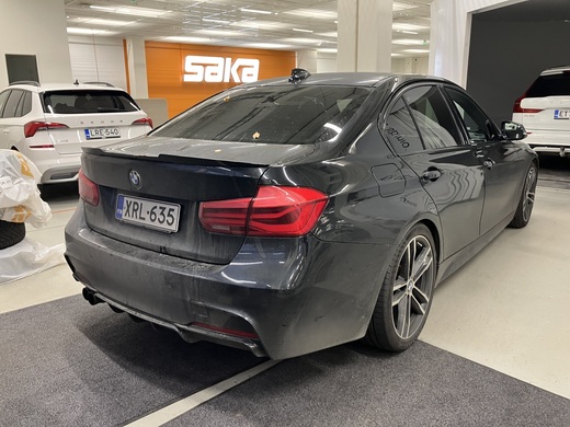 BMW 330 vaihtoauto