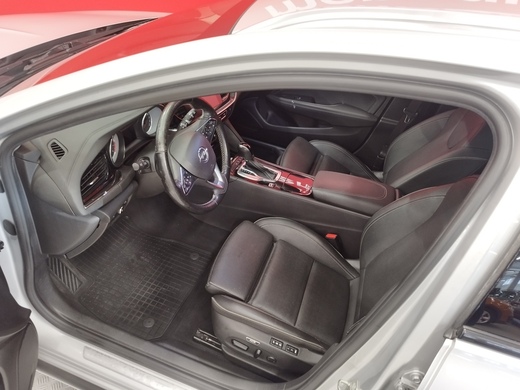 Opel Insignia vaihtoauto