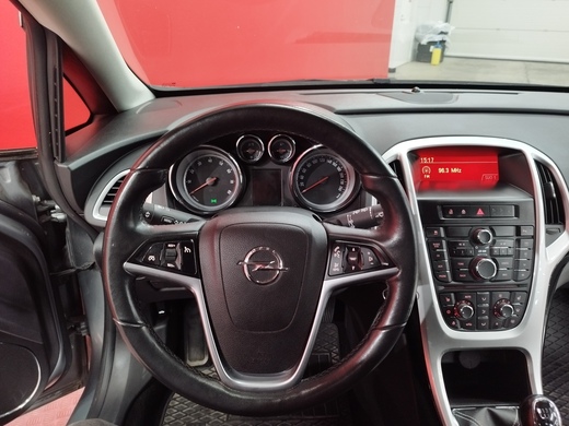 Opel Astra vaihtoauto