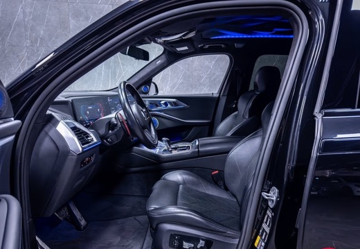 BMW XM vaihtoauto