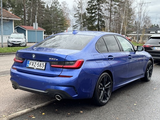BMW 330 vaihtoauto
