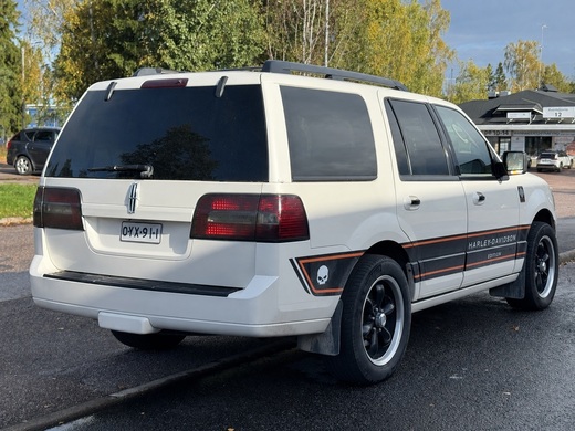 Lincoln Navigator vaihtoauto