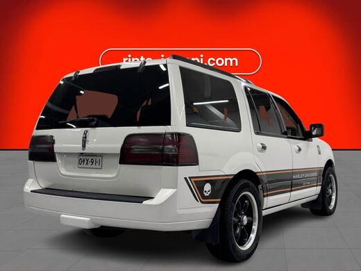 Lincoln Navigator vaihtoauto