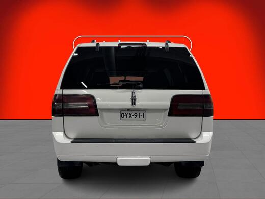 Lincoln Navigator vaihtoauto
