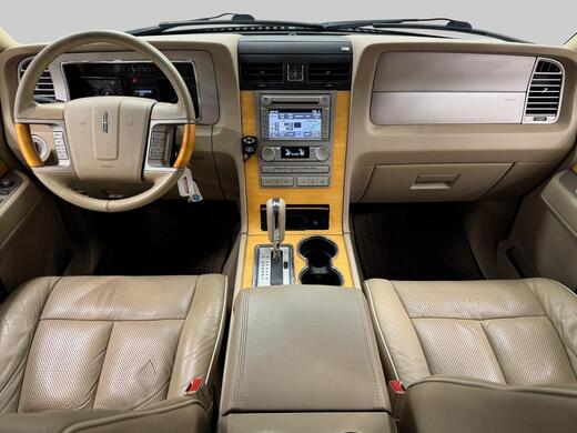 Lincoln Navigator vaihtoauto