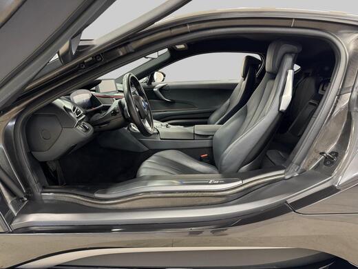 BMW i8 vaihtoauto