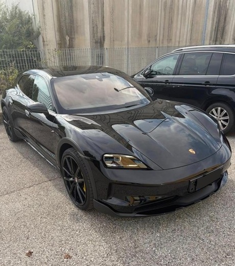 Porsche Taycan vaihtoauto