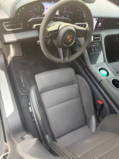 Porsche Taycan vaihtoauto