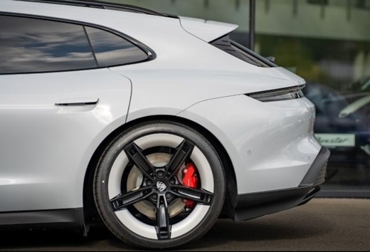 Porsche Taycan vaihtoauto