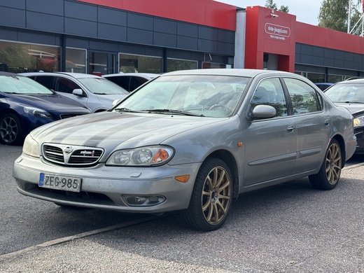 Nissan Maxima vaihtoauto