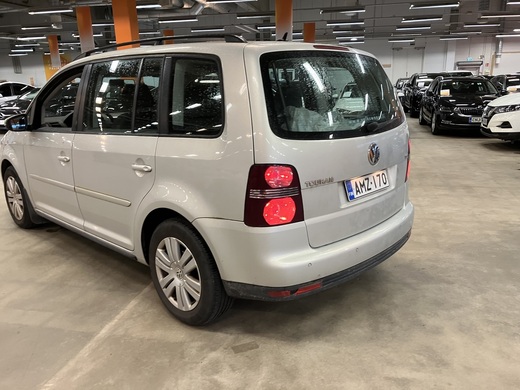 Volkswagen Touran vaihtoauto