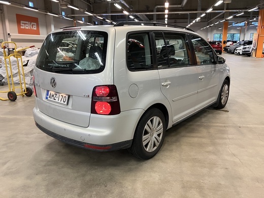 Volkswagen Touran vaihtoauto