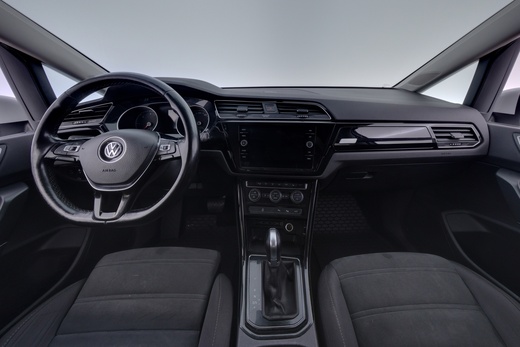 Volkswagen Touran vaihtoauto