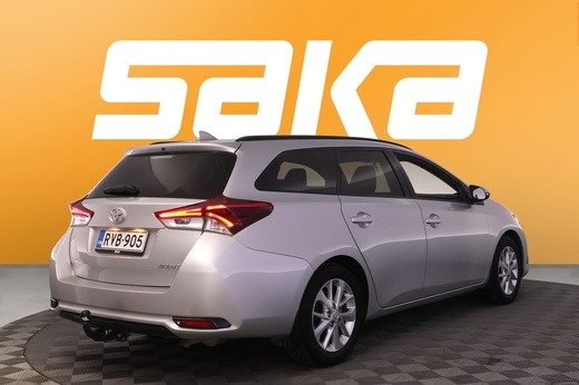 Toyota Auris vaihtoauto