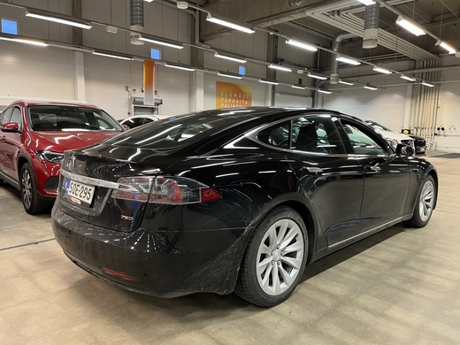 Tesla Model S vaihtoauto