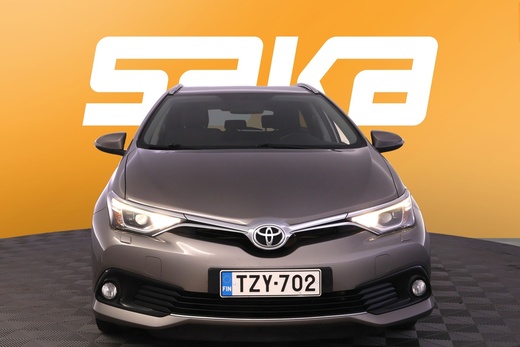 Toyota Auris vaihtoauto
