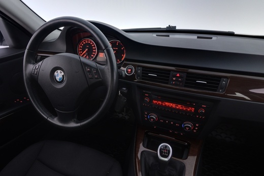 BMW 320 vaihtoauto