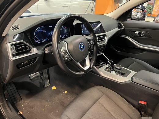BMW 320 vaihtoauto