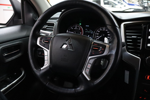 Mitsubishi L200 vaihtoauto