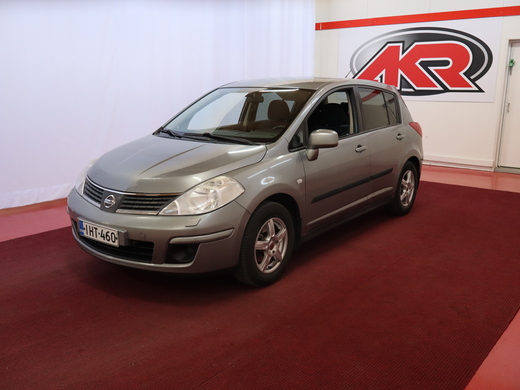 Nissan Tiida vaihtoauto