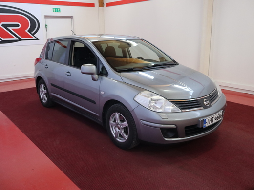 Nissan Tiida vaihtoauto