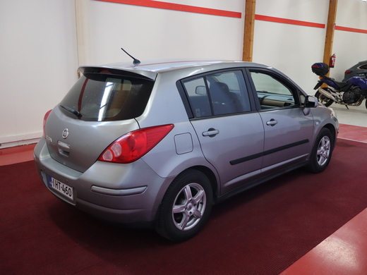Nissan Tiida vaihtoauto