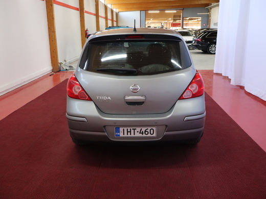 Nissan Tiida vaihtoauto