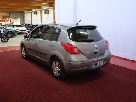 Nissan Tiida vaihtoauto