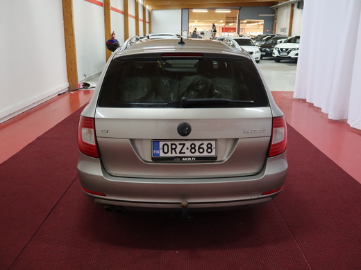 Skoda Superb vaihtoauto