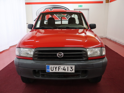 Mazda B2500 vaihtoauto