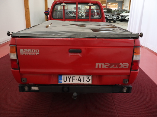 Mazda B2500 vaihtoauto