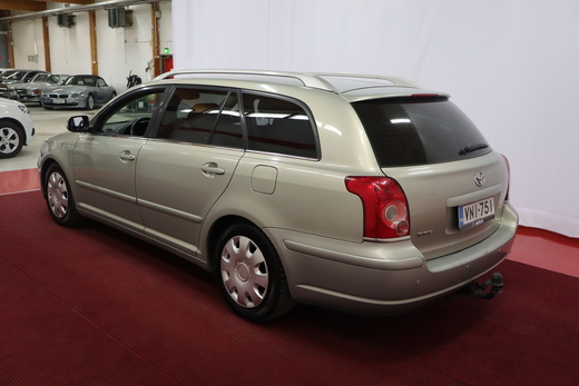 Toyota Avensis vaihtoauto