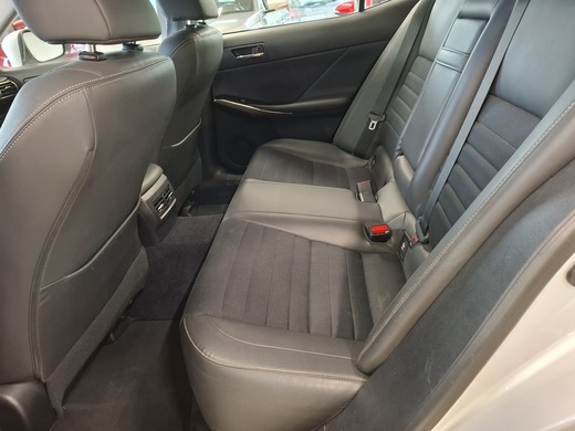 Lexus IS vaihtoauto