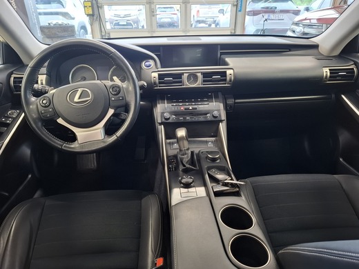 Lexus IS vaihtoauto