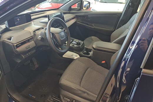 Toyota bZ4X vaihtoauto