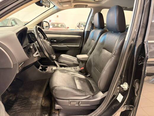 Mitsubishi Outlander PHEV vaihtoauto