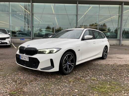 BMW 330 vaihtoauto